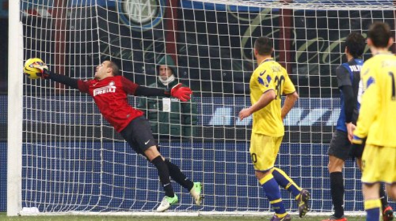 Palsio glābj "Inter" no vārtu zaudējuma.
Foto: Lapresse/Scanpix