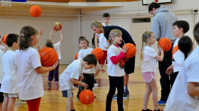 "Basketbols aicina" Krāslavā
Foto: Romualds Vambuts