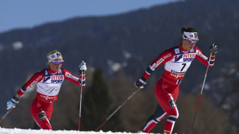 Terēza Johauga un Marita Bjergena trasē
Foto:AP/Scanpix