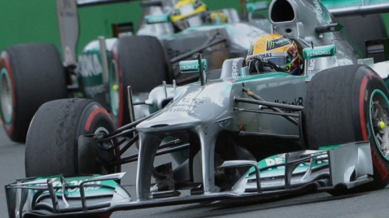 Hamiltons un Rosbergs
Foto: AFP/Scanpix