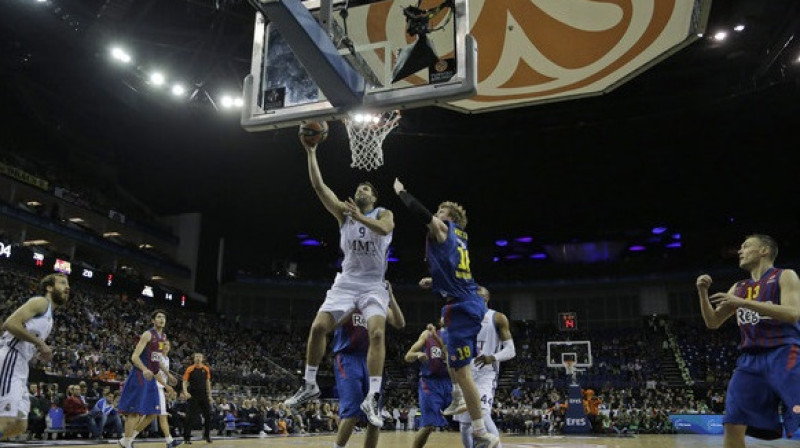 Felipe Reijess uzbrūk "Barcelona" grozam
Foto: AFP/Scanpix