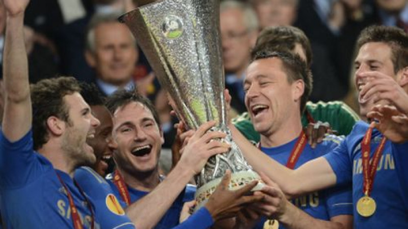 Londonas "Chelsea" ar Eiropas līgas trofeju
Foto: AFP/Scanpix