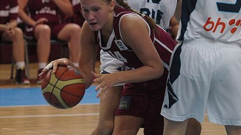 Sigita Džarcāne: 10 atlēkušo bumbu Latvijas U18 izlases spēlē ar Polijas juniorēm.
Foto; FIBAeurope.com