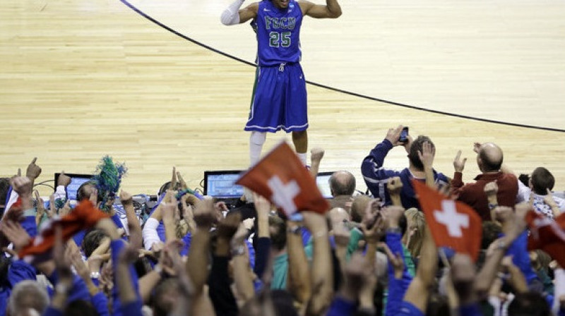 Martā Šērvuds Brauns (Sherwood Brown) svinēja pirmo uzvaru NCAA čempionātā, taču viņa debija profesionālajā basketbolā neizvērtās tik veiksmīga
Foto: AP/Scanpix