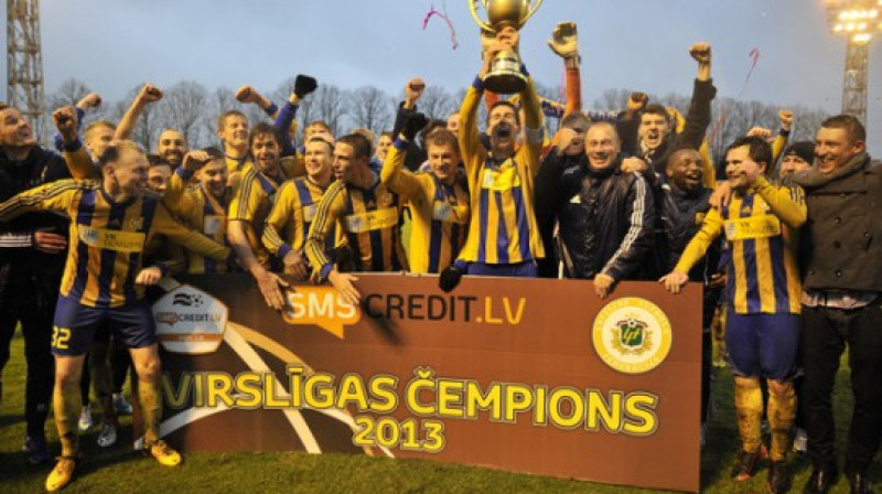 FK "Ventspils" futbolisti - 2013.gada Latvijas čempioni
Foto: Romāns Kokšarovs, Sporta Avīze/F64