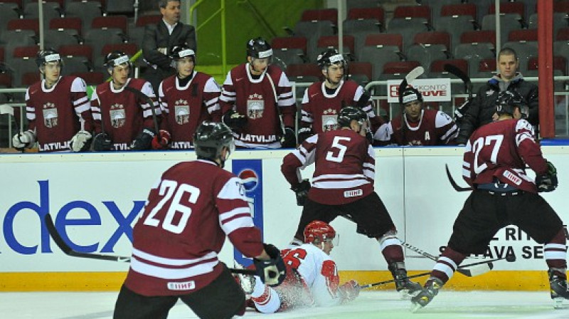 Leonīds Tambijevs un Latvijas U20 hokeja izlase
Foto: Romualds Vambuts