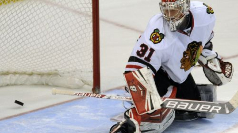 Ripa ielido Anti Rānta, "Blackhawks" vārtsarga, vārtos
Foto:AP/Scanpix