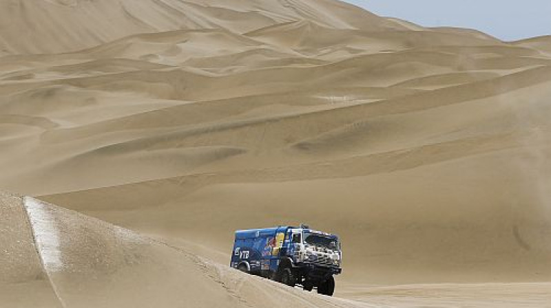 "Kamaz" pilota Andreja Karginova ekipāža
Foto: TT NYHETSBYRN/Scanpix