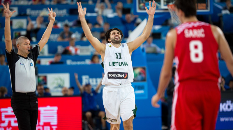 Lins Kleiza palīdzēja Lietuvai kvalificēties Pasaules kausa izcīņai, bet Spānijā, visticamāk, nespēlēs
Foto: SIPA/Scanpix