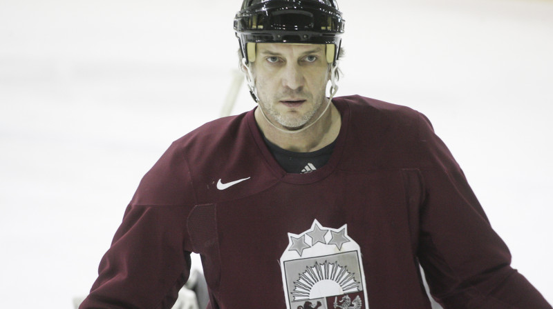 Latvijas hokeja valstsvienības kapteinis Sandis Ozoliņš
Foto: Emīls Desjatņikovs/F64
