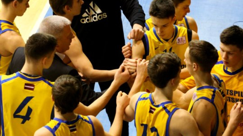 "Ventspils Augstskolas" komanda - LBL2 uzvarētāja 2014.gada sezonā.
Foto: Ģirts Staris, ventasbalss.lv