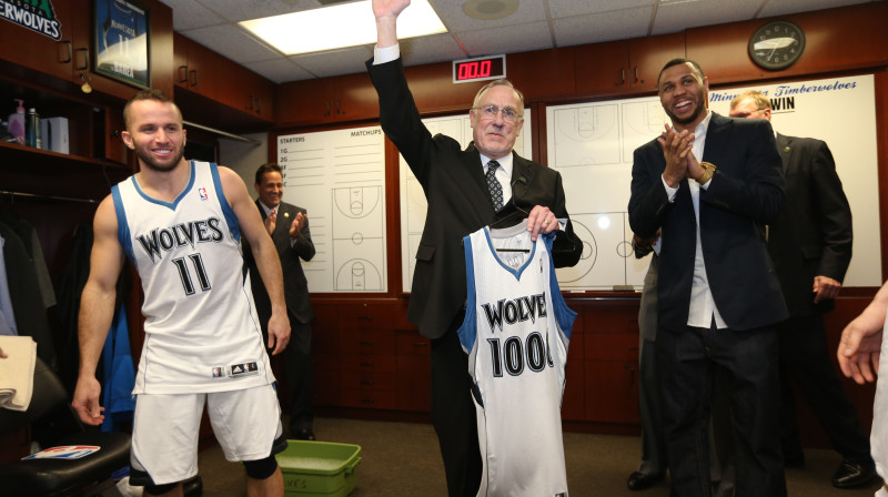 2013. gada 6. aprīlis, Riks Adelmans pēc 1000. uzvaras izcīnīšanas NBA karjerā 
Foto: AFP/Scanpix