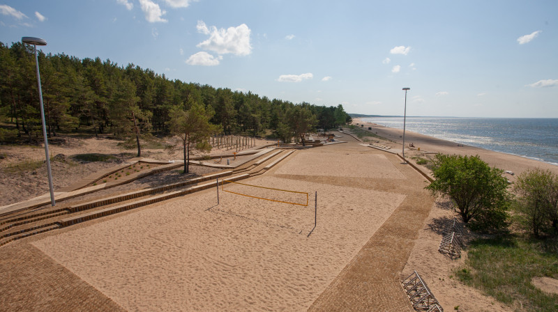 Saulkrastu Jūras parks ar diviem pludmales volejbola laukumiem
Foto: Gita Memmēna