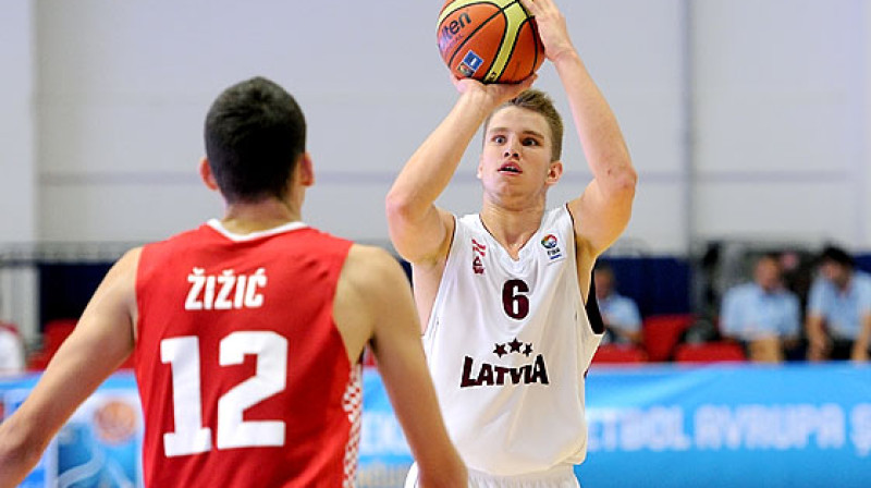 Ervīns Mežnieks: 26 punkti U18 izlases spēlē ar Spānijas junioriem.
Foto: fibaEurope.com