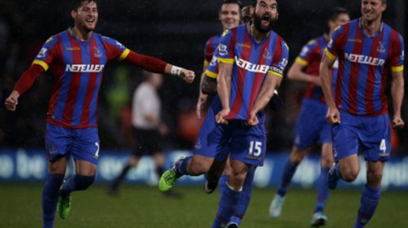 "Crystal Palace" spēlētāji pēc vārtu guvuma
Foto: AP/Scanpix