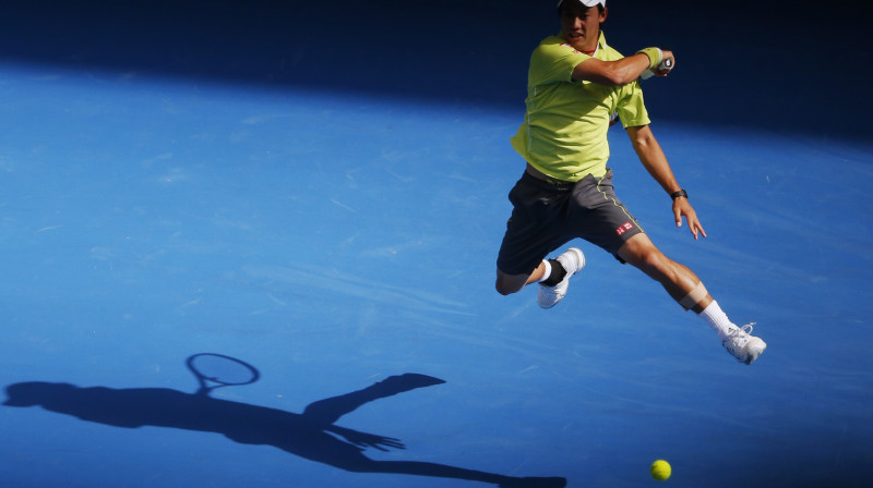 Vai "lidojošais" japānis Kei Nišikori otrajā "Grand Slam" turnīrā pēc kārtas izslēgs Stenu Vavrinku?
Foto: Reuters/Scanpix