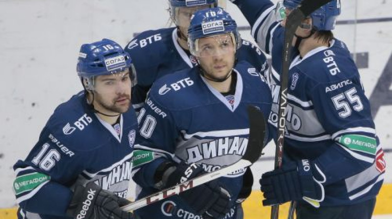 Kaspars Daugaviņš un Maskavas "Dynamo" atspēlējās un pirmajā izslēgšanas mačā svinēja panākumu
Foto: ITAR-TASS/Scanpix