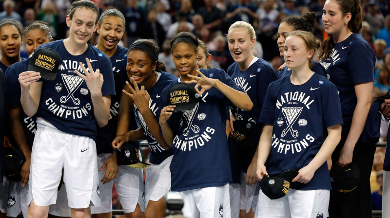 "UConn Huskies" basketbolistes NCAA čempionātā uzvarēja trešo gadu pēc kārtas
Foto: AFP/Scanpix