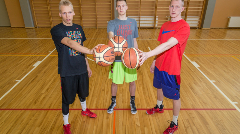 Jānis Bērziņš, Anrijs Miška un Rolands Šmits: "Adidas EuroCamp 2015" dalībnieki no Valmieras
Foto: Pēteris Sproģis