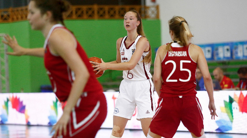 Digna Strautmane: 21 punkts, 12 atlēkušās bumbas un Latvijas U20 izlases uzvara.
Foto: FIBAEurope.com