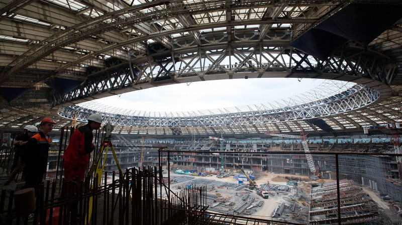"Luzhniki" stadionā Maskavā pašlaik rit rekonstrukcijas darbi. 
Foto: SIPA/Scanpix