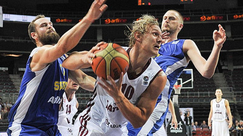 Jānis Timma un Latvijas valstsvienība: piektdien pirmā spēle 2015.gada sezonā.
Foto: FIBAEurope.com