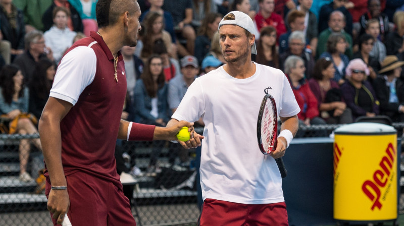 Niku Kirjosu "US Open Series" turnīru laikā audzina savulaik rasismā apsūdzētais Leitons Hjuits
Foto: AFP/Scanpix