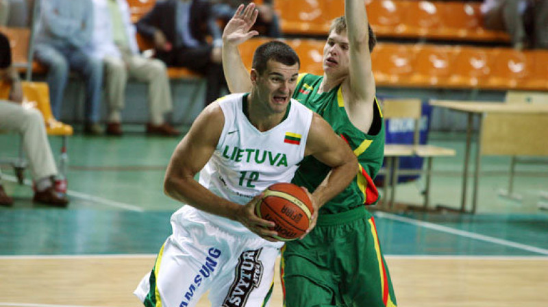 Uz pārbaudes laiku atbraukušais Mihails Aņisimovs pirms desmit gadiem Lietuvas izlases sastāvā kļuva par U21 pasaules čempionu
Foto: www.snipview.com