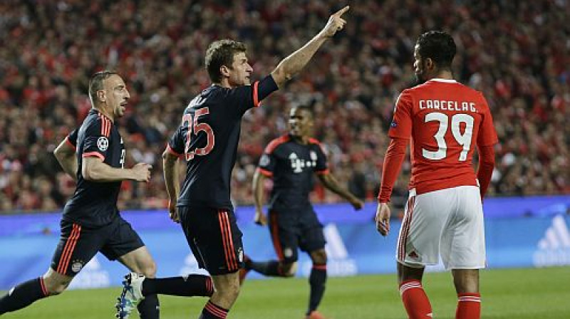 Minhenes ''Bayern'' atzīmē Tomasa Millera vārtu guvumu
Foto: AP/Scanpix