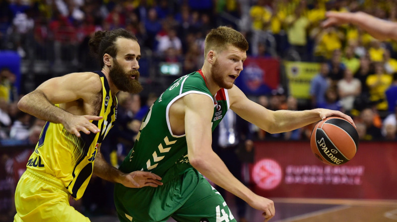 Dāvis Bertāns un Luidži Datome
Foto: AFP/Scanpix