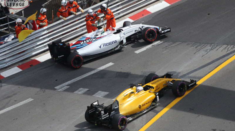 Felipes Masa auto pēc avārijas
Foto: AFP/Scanpix