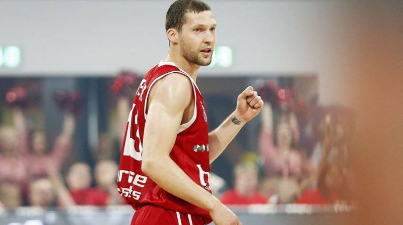 Jānis Strēlnieks 
Foto: brosebaskets.de