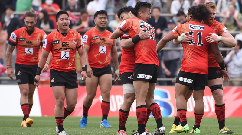 Japānas "Sunwolves" čempionātā viegli neiet, taču pie vienas uzvaras viņi ir tikuši, pārspējot citu jaunpienācēju Argentīnas "Jaguares".
Foto: AFP/Scanpix