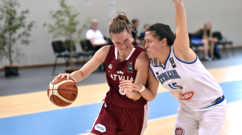 Digna Strautmane: 21 punkts Eiropas U20 čempionāta ceturtdaļfināla spēlē ar Itālijas komandu.
Foto: FIBA.com