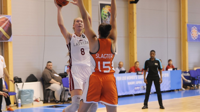 Digna Strautmane: 16 punktu, 10 atlēkušās bumbas un Latvijas U18 izlases uzvara Eiropas čempionāta atklāšanas spēlē.
Foto: FIBA.com