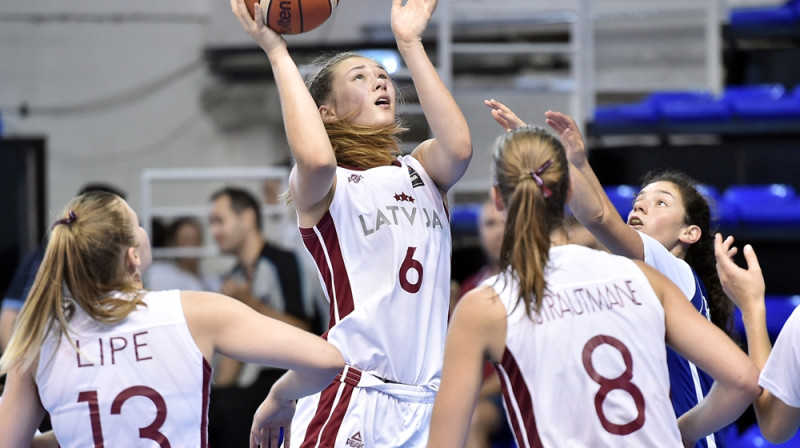 Janeta Rozentāle: 11 punktu, 14 atlēkušo bumbu un Latvijas U18 izlases uzvara Eiropas čempionāta ceturtdaļfinālā.
Foto: FIBA.com