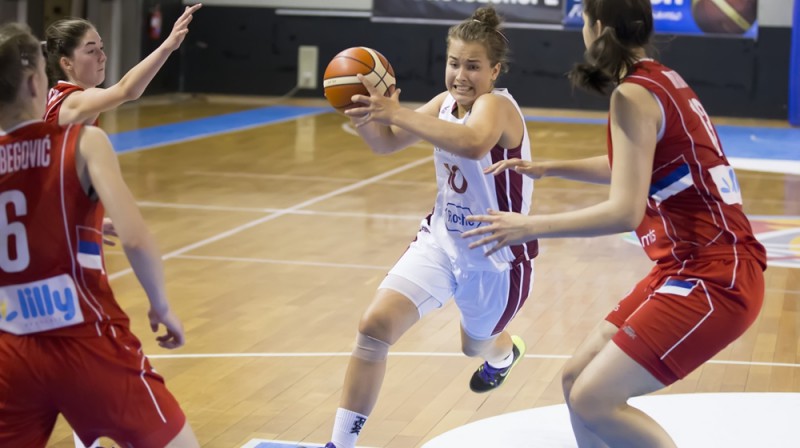 Aleksa Gulbe: seši punkti un 12 atlēkušās bumbas zaudējumā pret Baltkrieviju
Foto: fiba.com