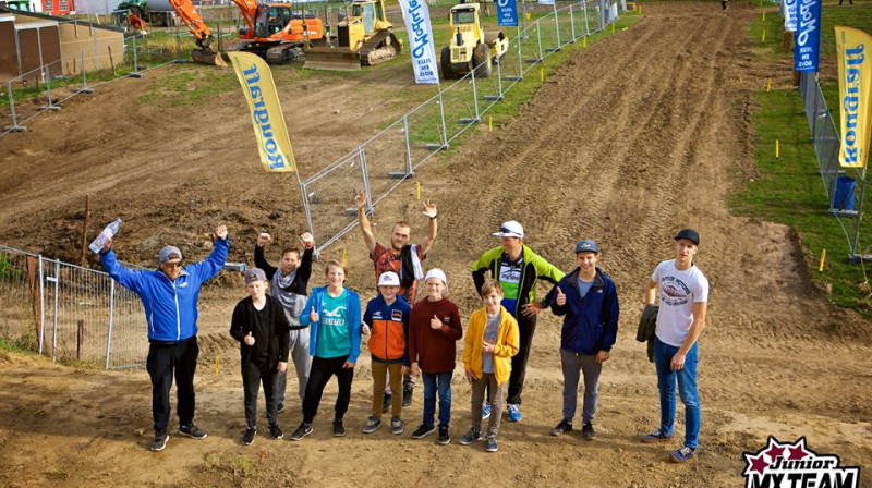 Latvijas komanda sacīkstēs Beļģijā
Foto: Ģirts Kehris