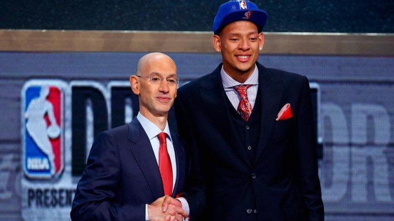 Ādams Silvers un Aizeja Ostins 2014. gada NBA draftā
Foto: Getty Images