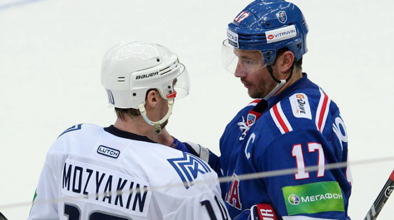 Sergejs Mozjakins un Iļja Kovaļčuks 
Foto: S.Fjodorovs, KHL / championat.com