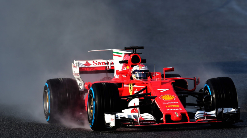 Kimi Raikonens testē lietus riepas
Foto: AFP/Scanpix