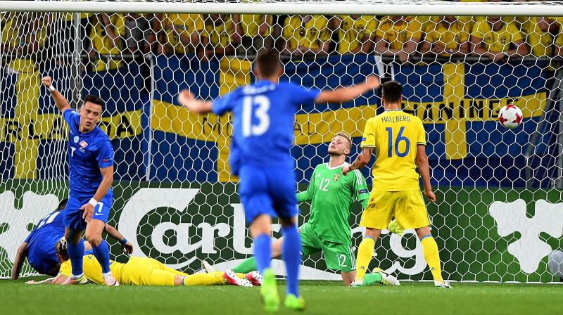 Slovāki gūst otros vārtus pret Zviedriju
Foto: Janek Skarzynski/AFP/Scanpix