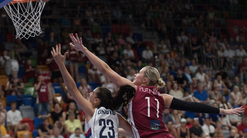 Aija Putniņa spēlē pret Serbiju
Foto: fiba.com