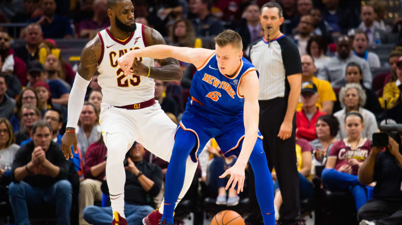 Lebrons Džeimss un Kristaps Porziņģis
Foto: AFP/Scanpix