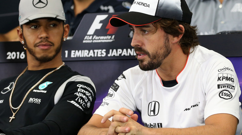 Lūiss Hamiltons un Fernando Alonso
Foto: AFP/Scanpix