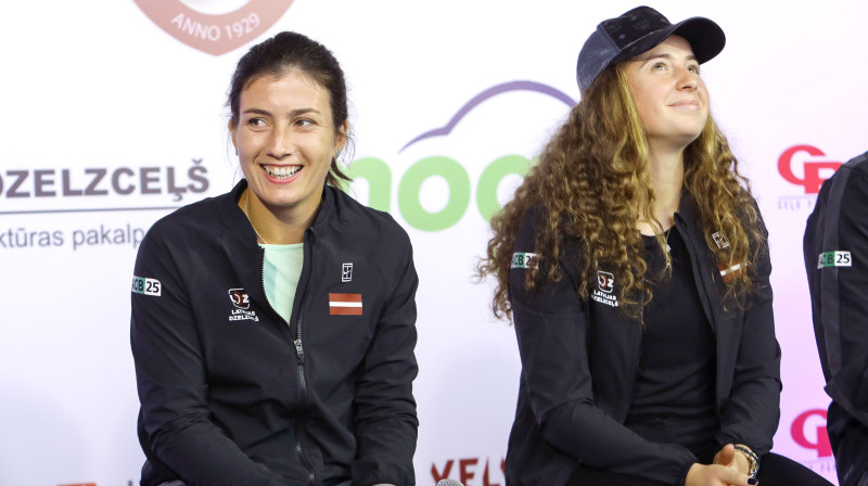 Anastasija Sevastova un Aļona Ostapenko
Foto: Dmitrijs Suļžics/f64