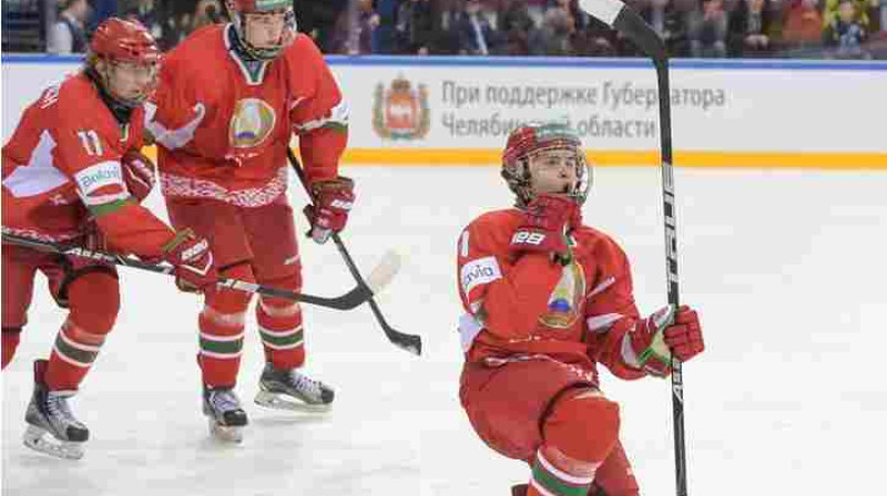 Baltkrievijas U18 izlase otro reizi vēsturē kvalificējās izslēgšanas spēlēm elites grupā
Foto: Steve Kingsman/HHOF-IIHF Images)