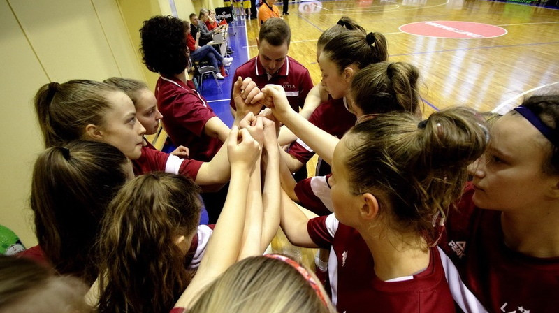 Latvijas U16 meitenes Baltijas jūras kausa spēlē pret Zviedriju
Foto: Basket.ee