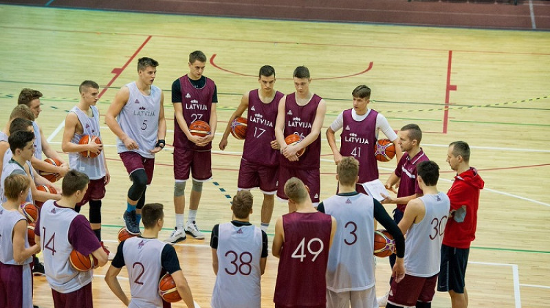 Latvijas U18 izlases kandidāti treniņā Salaspilī
Foto: LBS