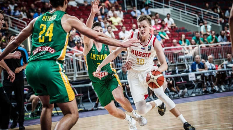 Ņikita Mihailovskis: 33 punkti Krievijas uzvarā pār Lietuvu
Foto: FIBA